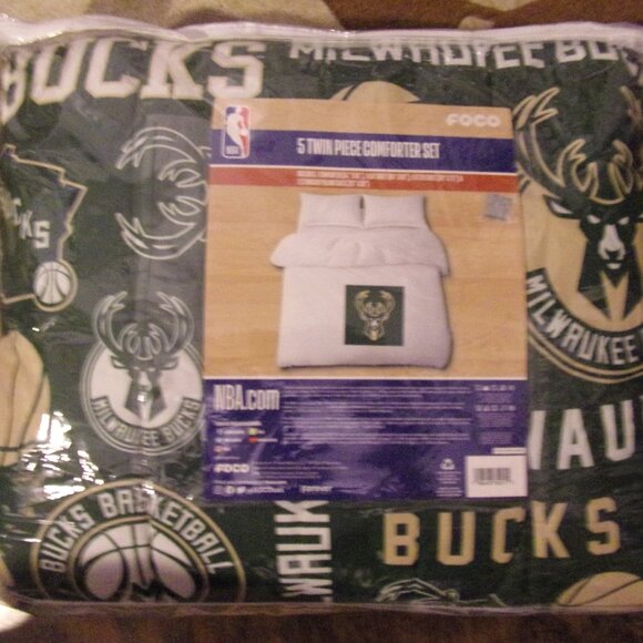 FOCO NBA Bucks or Knicks Team Logo Bed in a Bag Comforter, Sheets, Pillow Cases - Picture 3 of 9